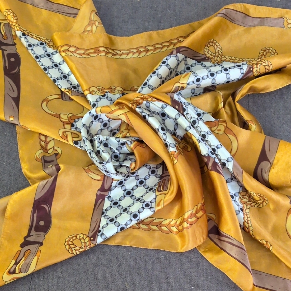 Elegant Gold and White Scarf
